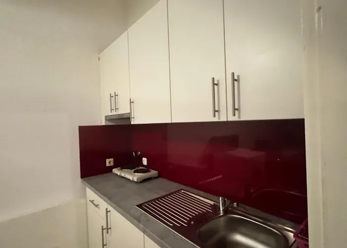 1100 Ganze 1 Apartment
